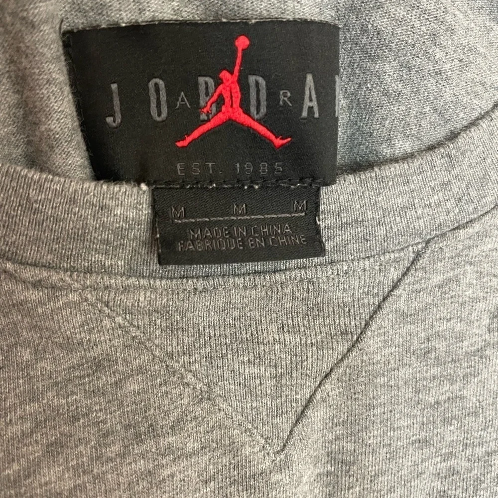 Jordan Air grey long sleeve men’s shirt embroidered multicolor logo size medium